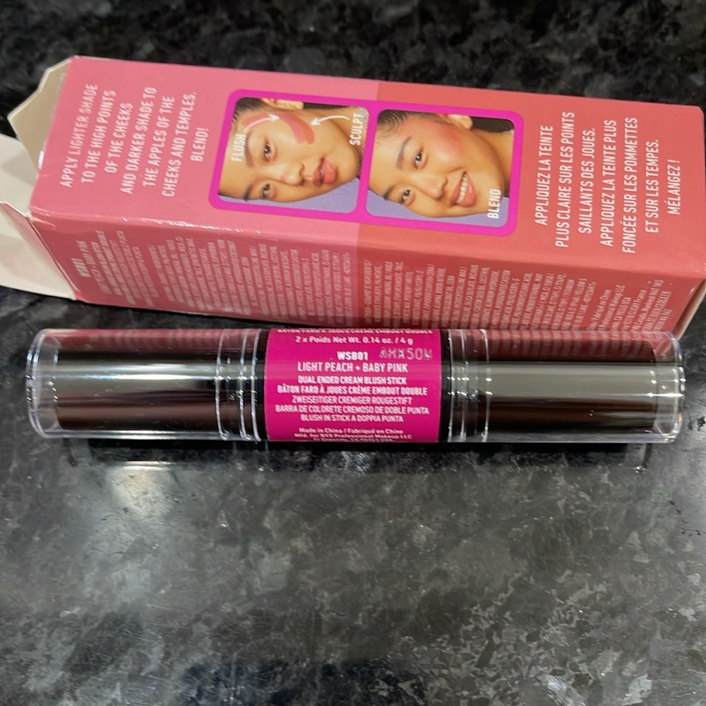 Makeup Bundle - Picture 12 of 13